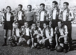 Alineación del Hércules durante la campaña 53/54. 