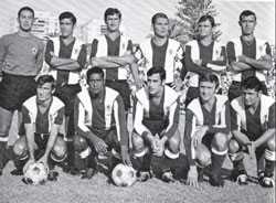 Alineación habitual en la temporada 70/71.